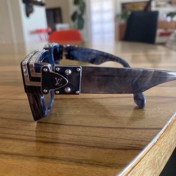 Louis Vuitton millionaire sunglasses - Picture 2 of 5